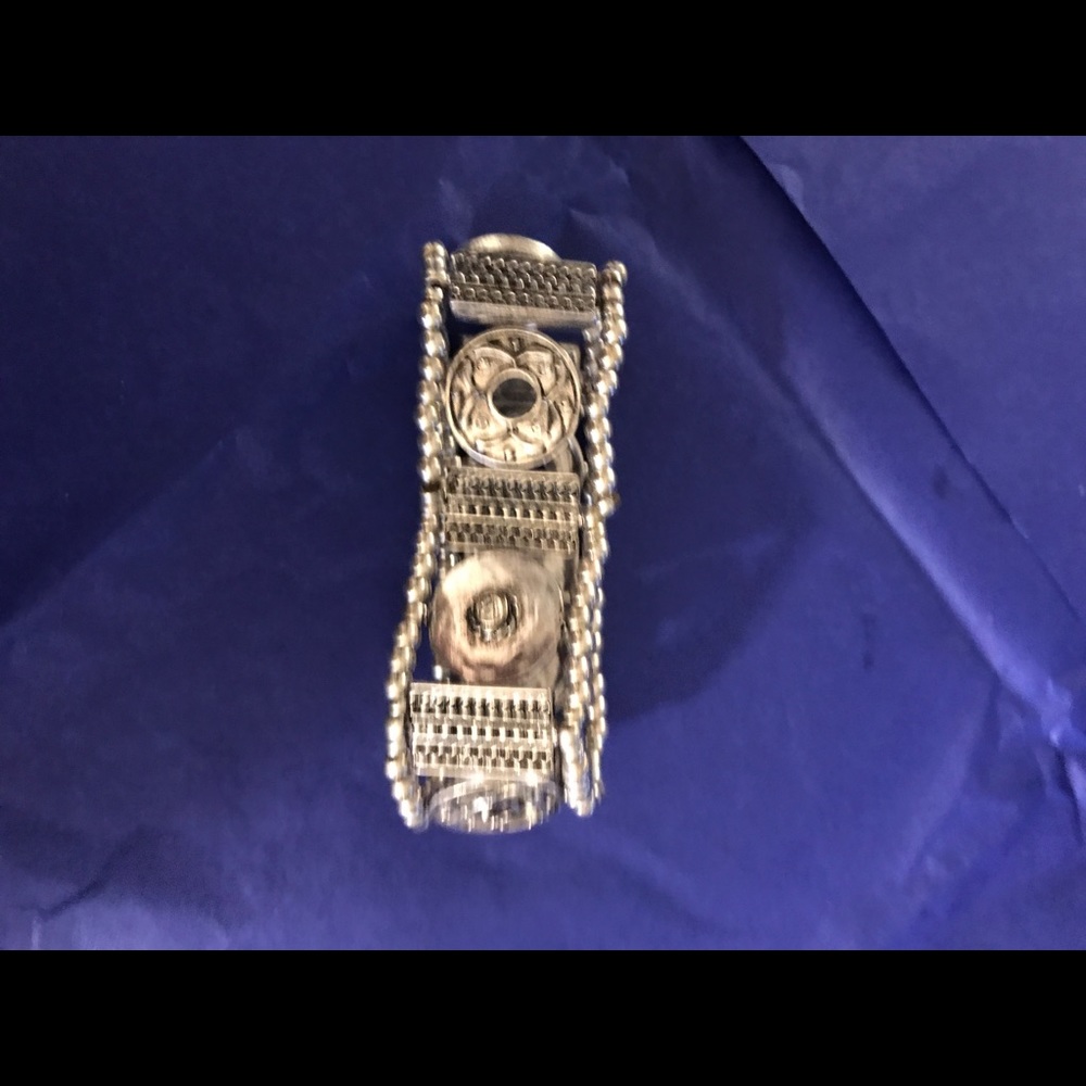 Chicos stretch bracelet silver.